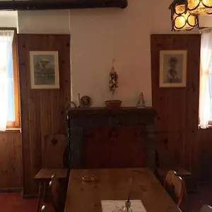  Casa vacanze Nel Set Di Piccolo Antico Viola
